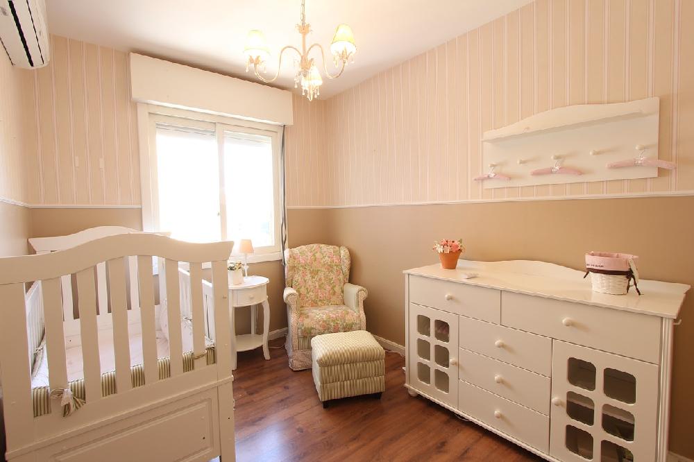 Przytulny pokój dla niemowlaka