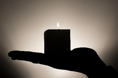 Sekrety aromaterapii — jak świece zapachowe wpływają na zdrowie i nastrój?