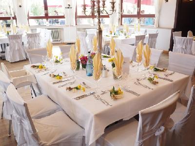Sala weselna - na co zwrócić uwagę wybierając salę weselną