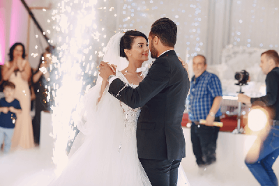 Ciężki dym na wesele – czy warto?